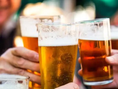 Y DESPUÉS, UNAS CAÑAS