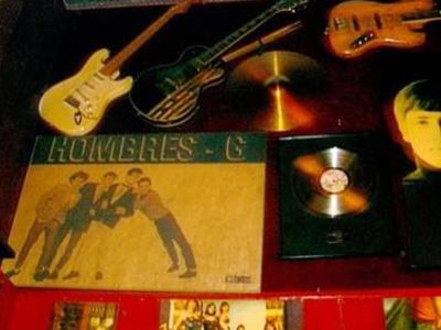 SIEMPRE QUE ABRAS TUS LIBROS VIEJOS DEL COLEGIO